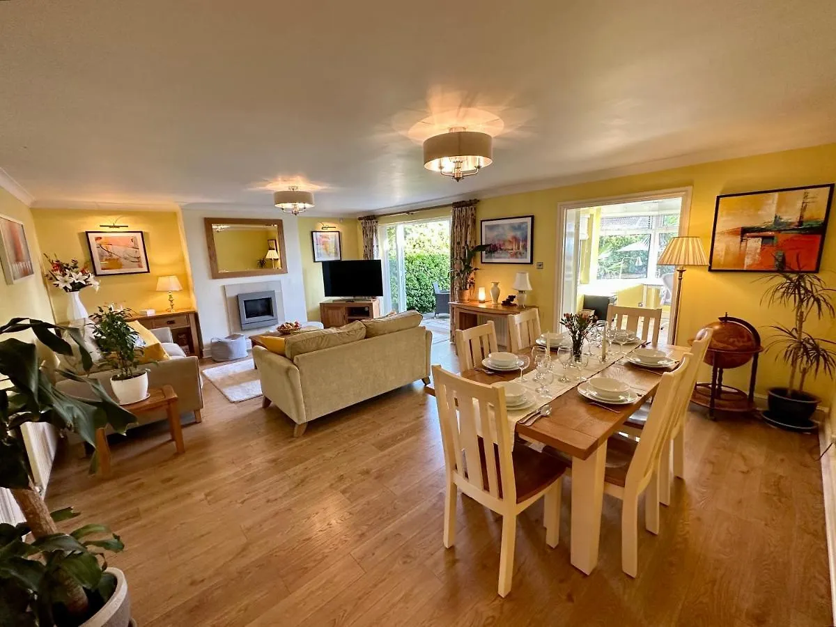 Beautifully Presented 3 Bed House Above The Marina Villa Brighton 0*,  Egyesült Királyság
