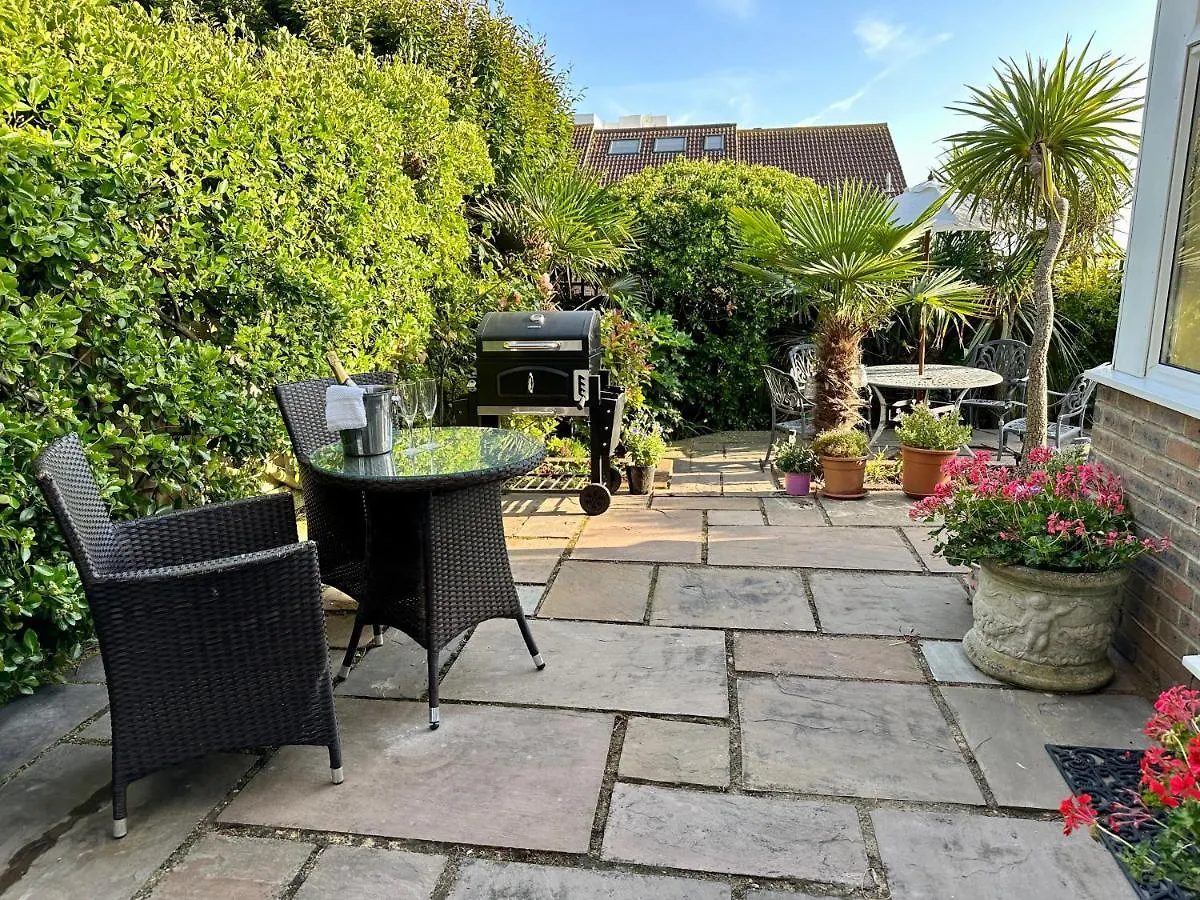 Beautifully Presented 3 Bed House Above The Marina Villa Brighton Nyaraló