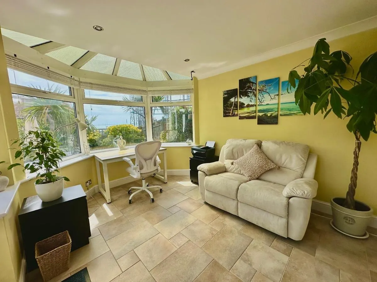 Вилла Beautifully Presented 3 Bed House Above The Marina Брайтонн