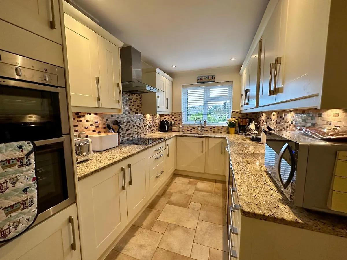 Dom wakacyjny Willa Beautifully Presented 3 Bed House Above The Marina Okręg wyborczy Hove Wielka Brytania